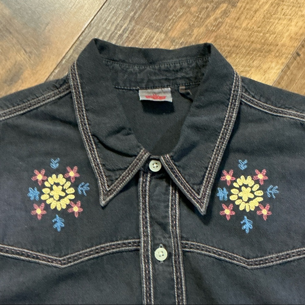 Levi's Vintage Clothing (LVC) Rockers Chambray Embroidered Western Shirt - M - Picture 3 of 10